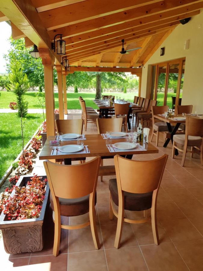 Lazar Winery Tourism B&B Rosoman Bagian luar foto