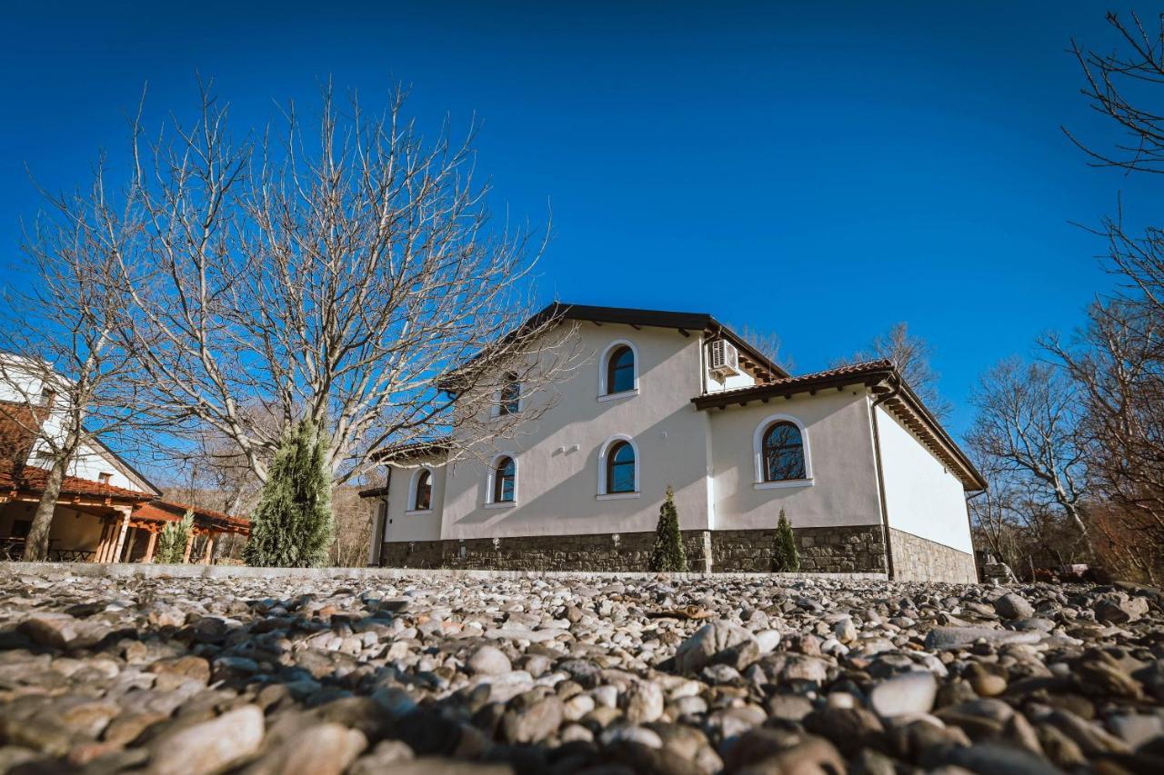 Lazar Winery Tourism B&B Rosoman Bagian luar foto